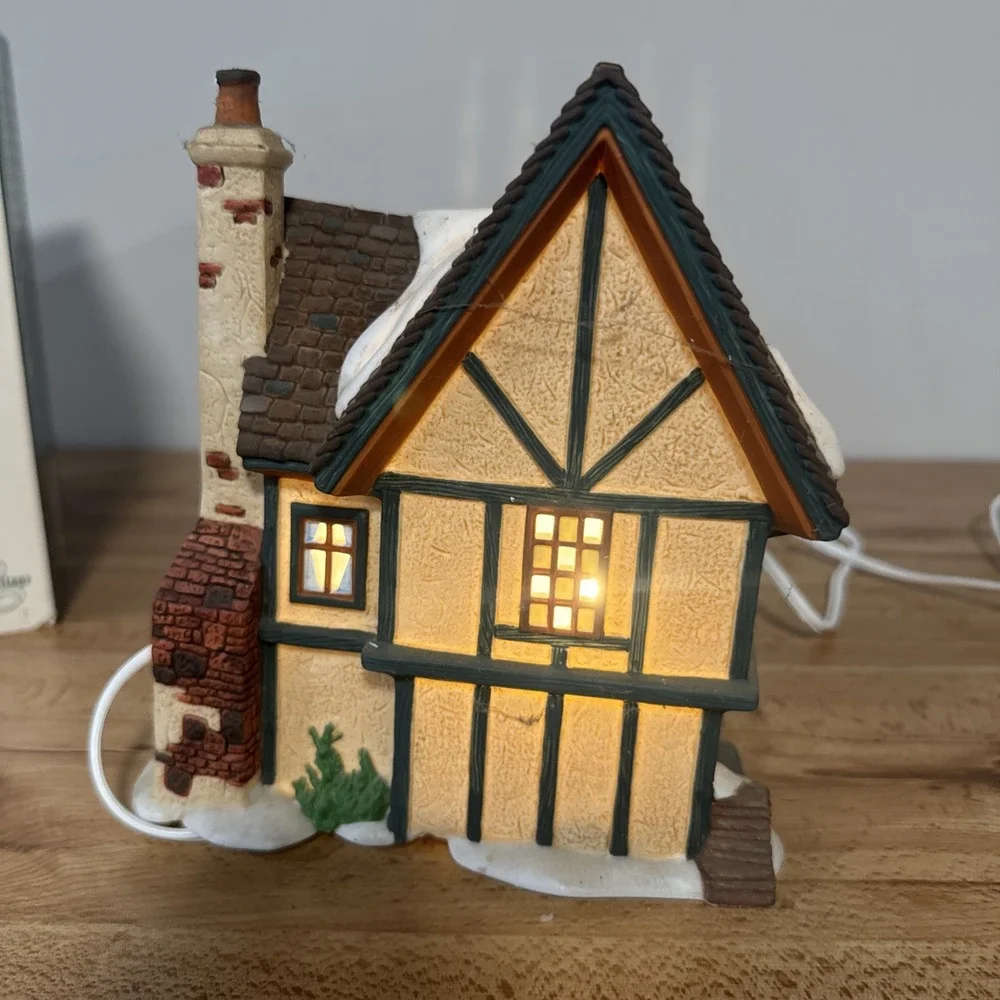 Department 56 Dickens' Village 'The Spider Box Locks' #58448 Retired Christmas